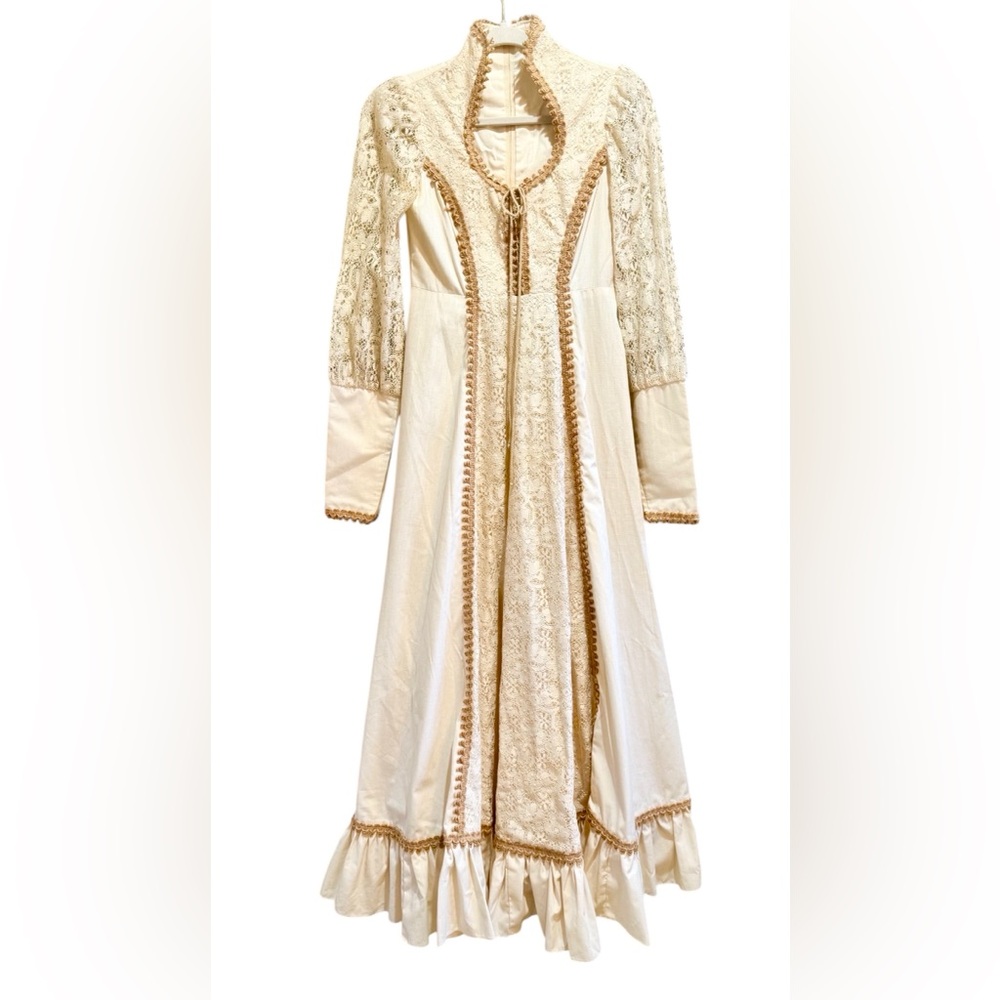 Vintage 1970s Gunne Sax Maxi Dress Size 7 Lace Ruffle Rare w/ Original 70s Photo